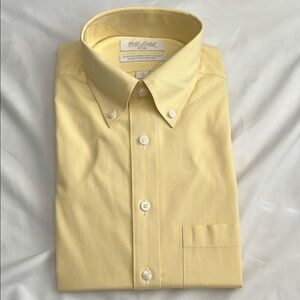 Roundtree & Yorke Yellow Dress Shirt Classic Style